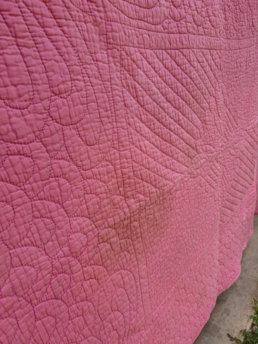 Vintage Reversible Quilt 78x63 Pink Yellow Scalloped Edge